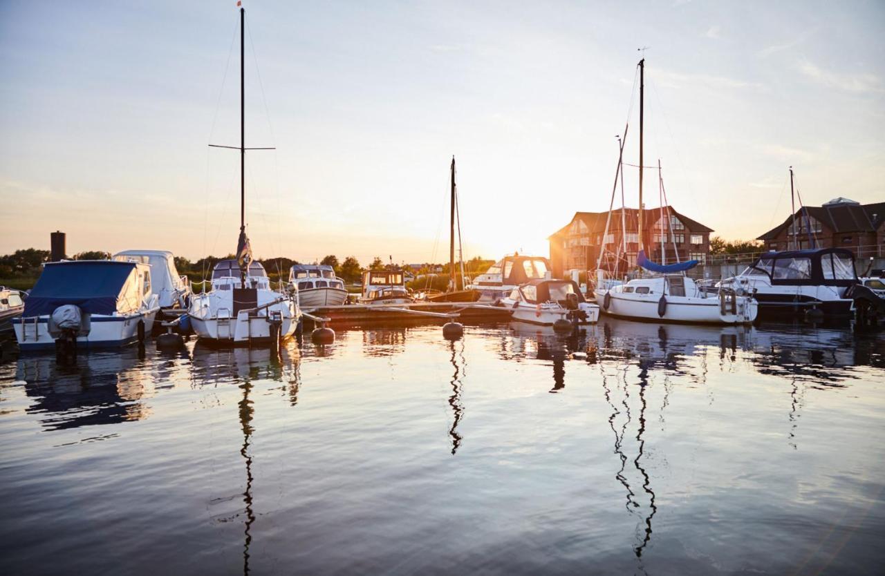 Bades Huk Marina Hotel Hohen Wieschendorf Buitenkant foto