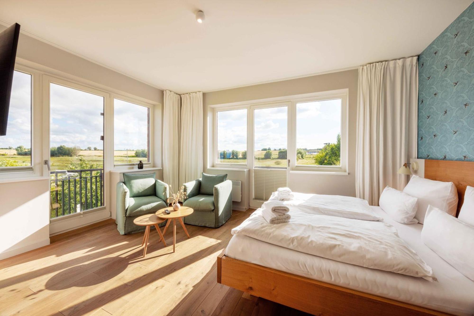 Bades Huk Marina Hotel Hohen Wieschendorf Buitenkant foto
